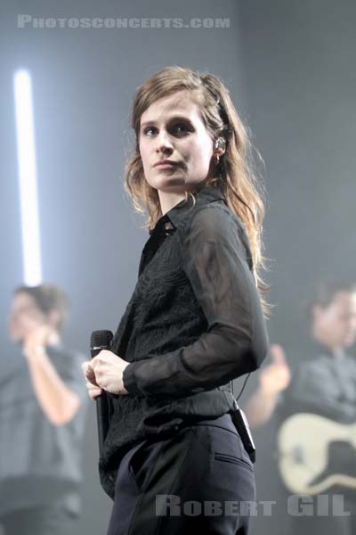 CHRISTINE AND THE QUEENS - 2015-07-16 - PARIS - Parvis de l'Hotel de Ville - 